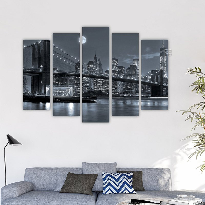Brooklyn Bridge black and white