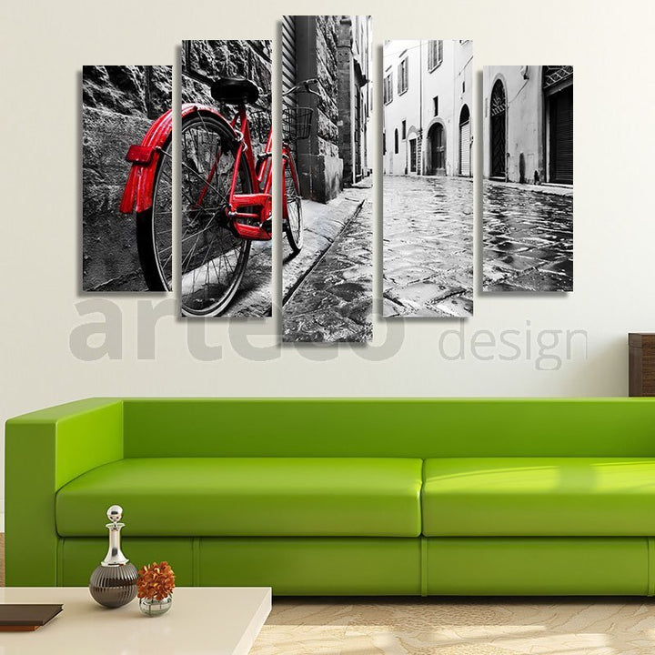 Red wheel in Milan