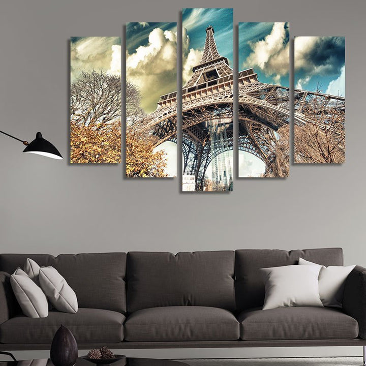 Street view of the Eiffel Tower