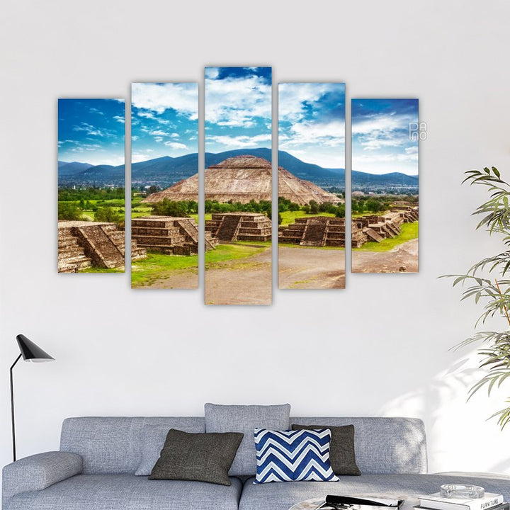 Pyramids of the Sun and Moon, Mexico