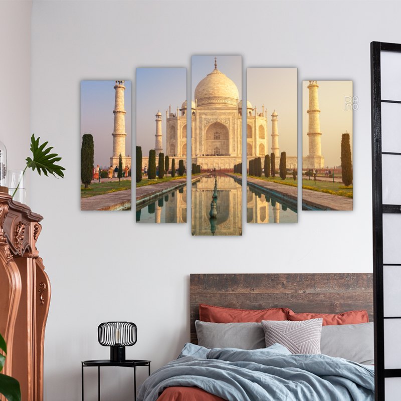 Taj Mahal at sunset