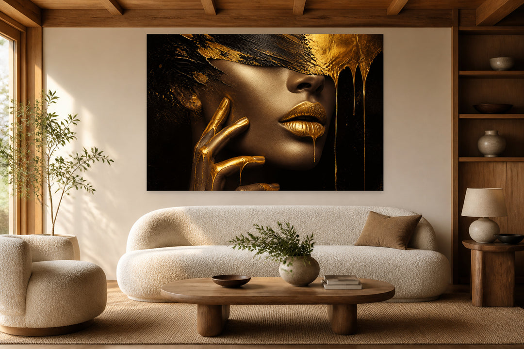 Golden Woman – interior view 1