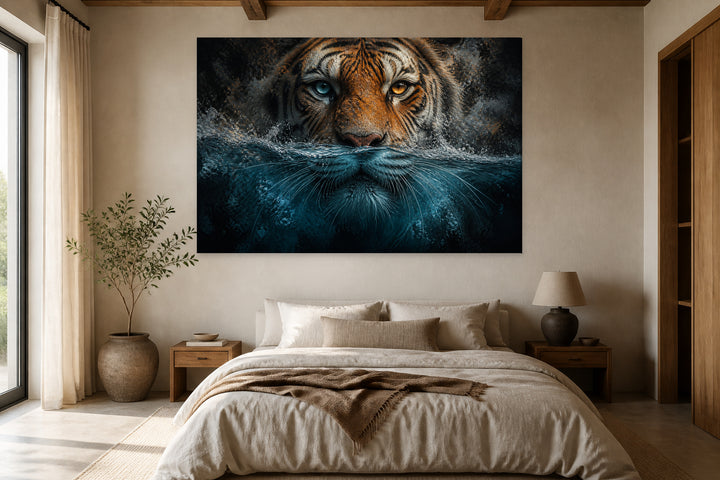 Tiger underwater – interior view 2