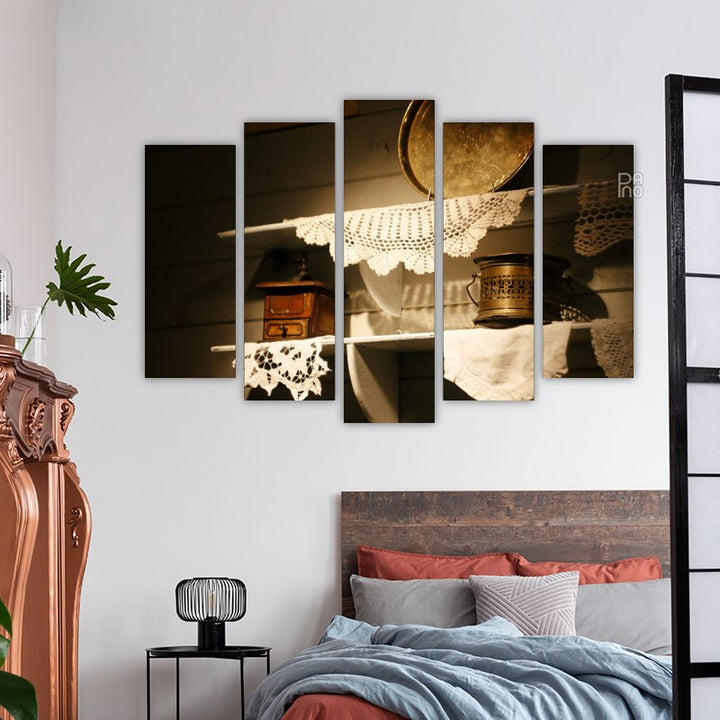 Vintage details on shelves