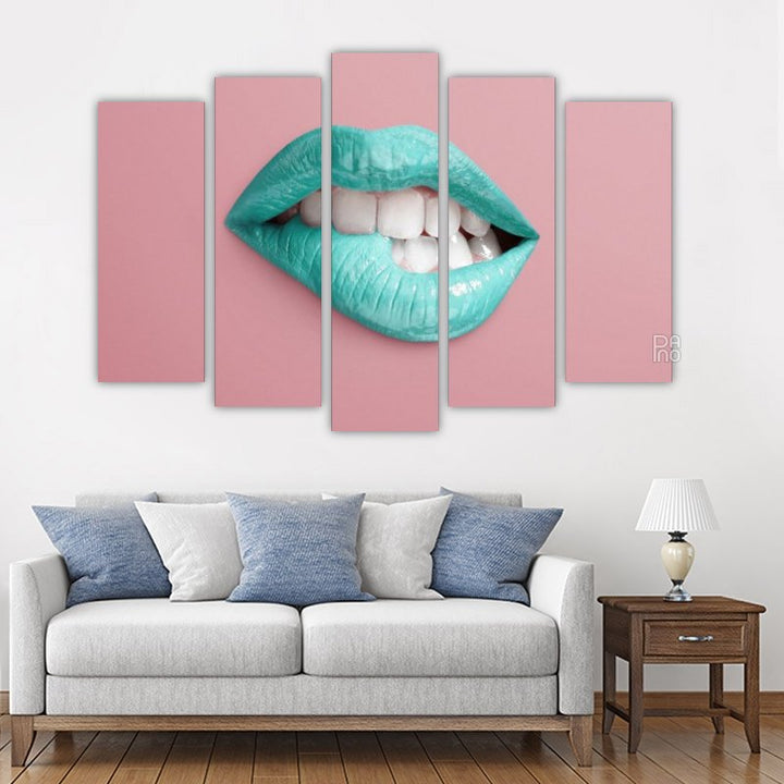 Turquoise lips