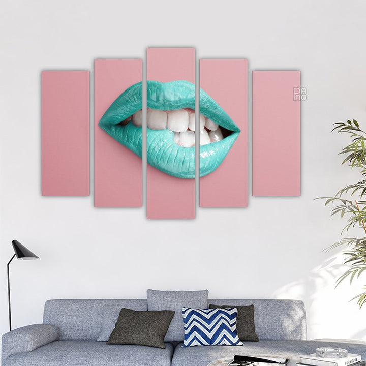 Turquoise lips