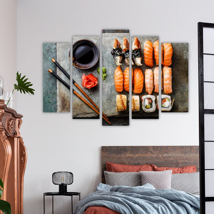 Sushi stílusos tányéron élénk pasztell árnyalatokkal és elegáns elrendezéssel – falidísz kemény alapra