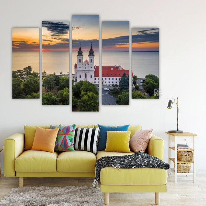Benediktinerkloster bei Sonnenuntergang