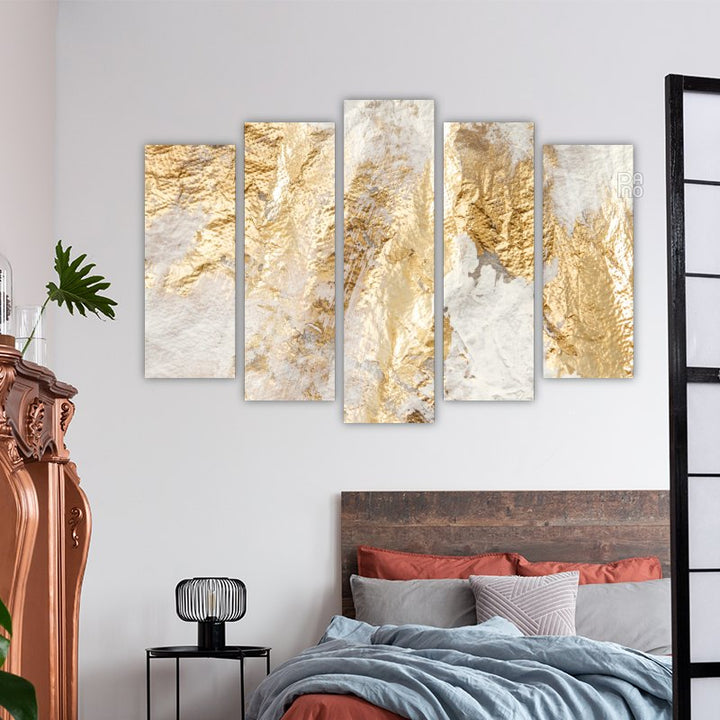 Abstraction in white and gold
