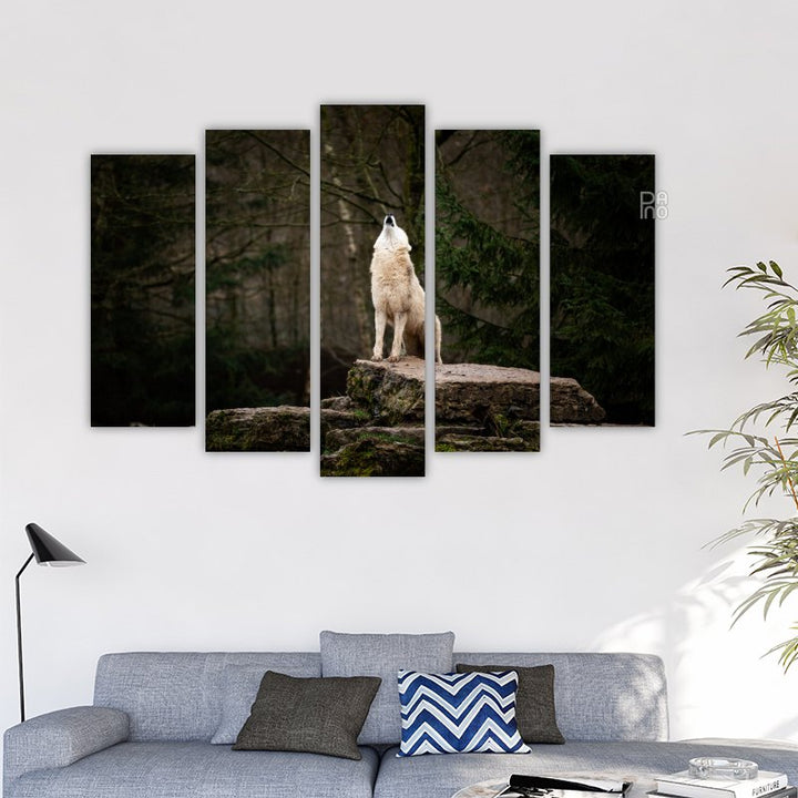 Howling white wolf