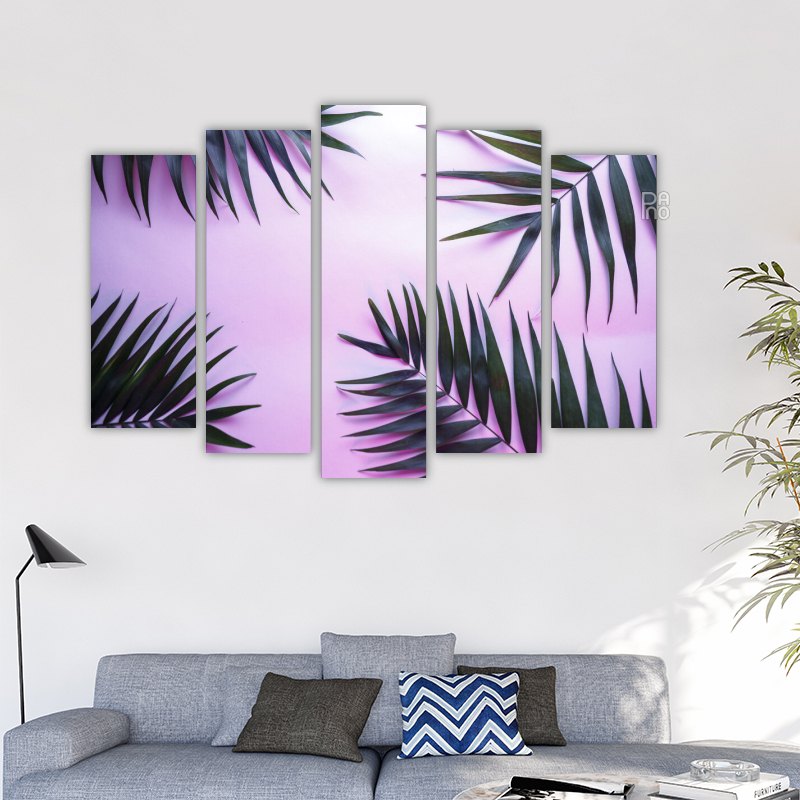 Frunze de palmier pe fundal violet