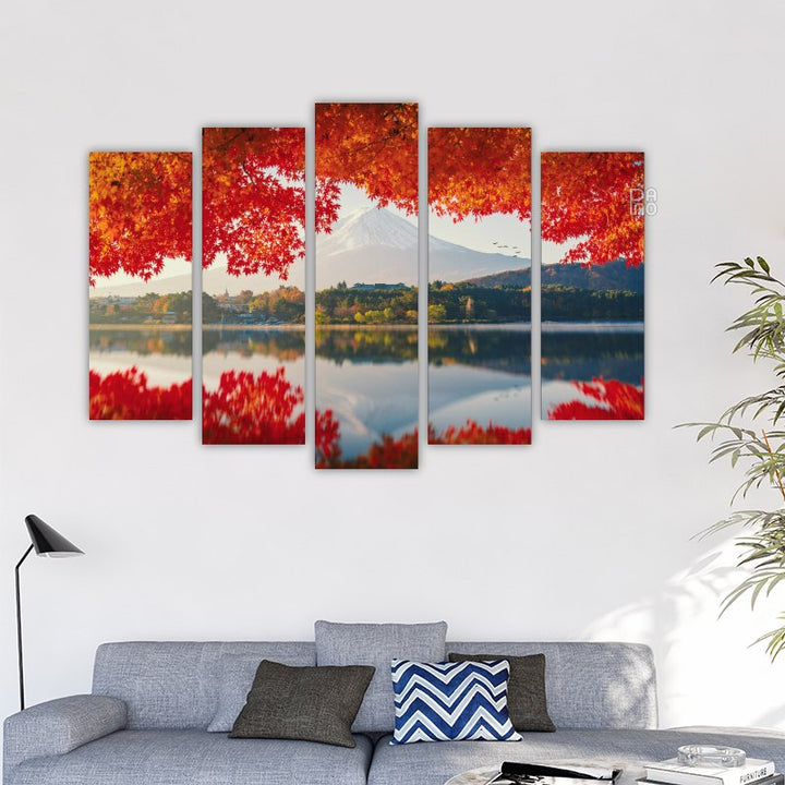 Autumn leaves and water reflection