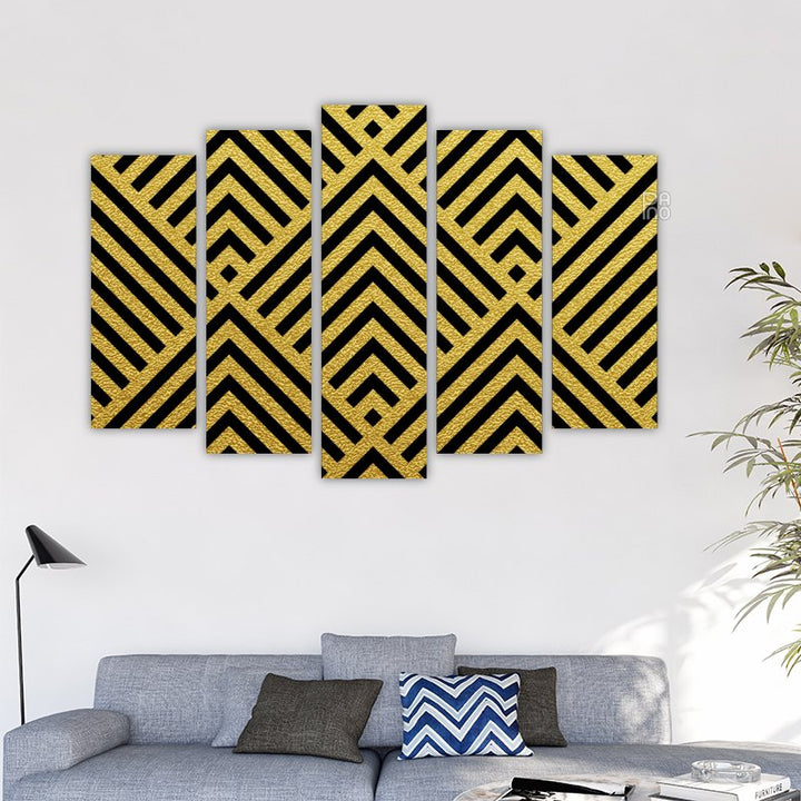 Geometric golden pattern