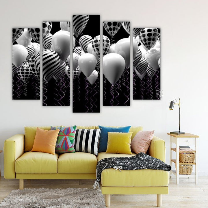 Black and white balloons