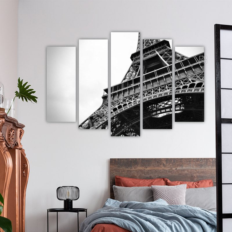 Eiffel Tower, black and white 2