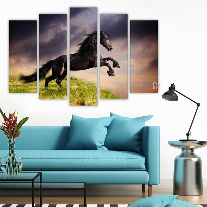 Черен фризийски кон